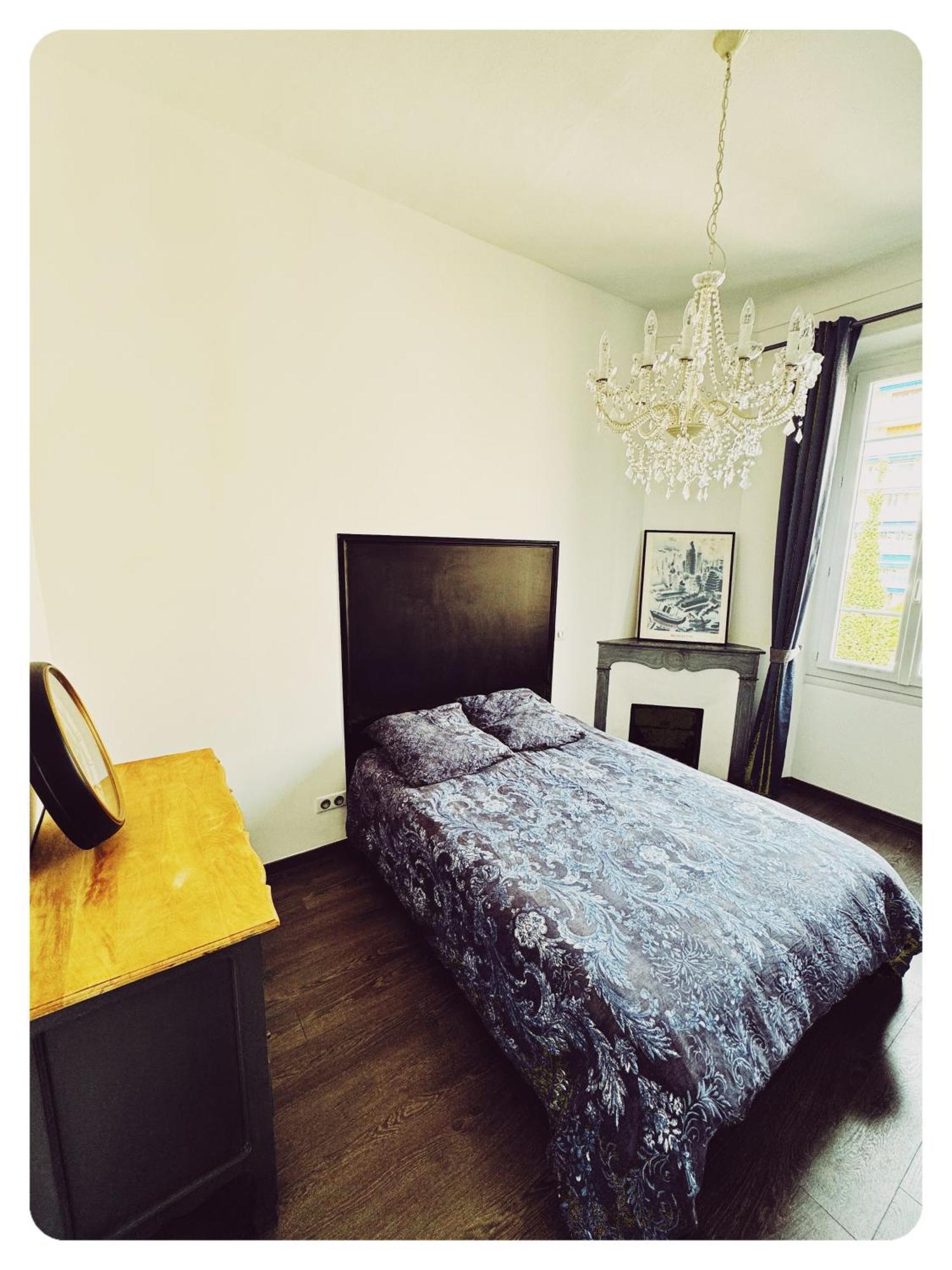Bourgeois A 5 Min A Pied Du Centre Appartamento *